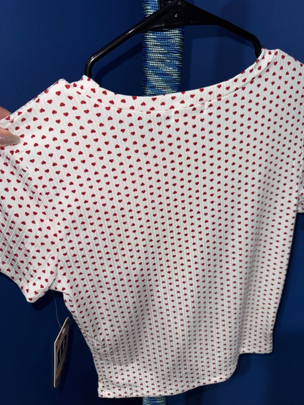 Red Heart Print Ribbed Cropped Tee Size Large NWT - Picture 10 of 11